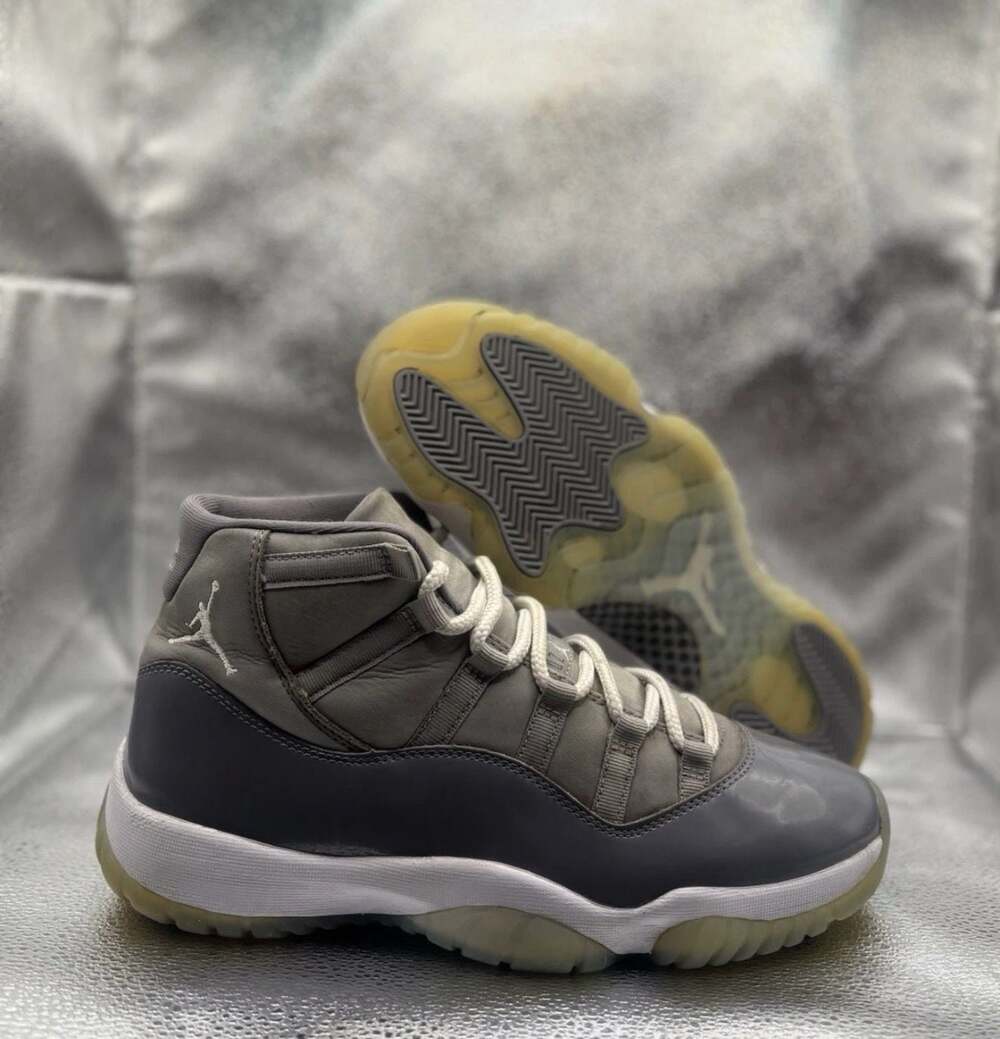 Air Jordan 11 Retro Cool Grey Size 9.5